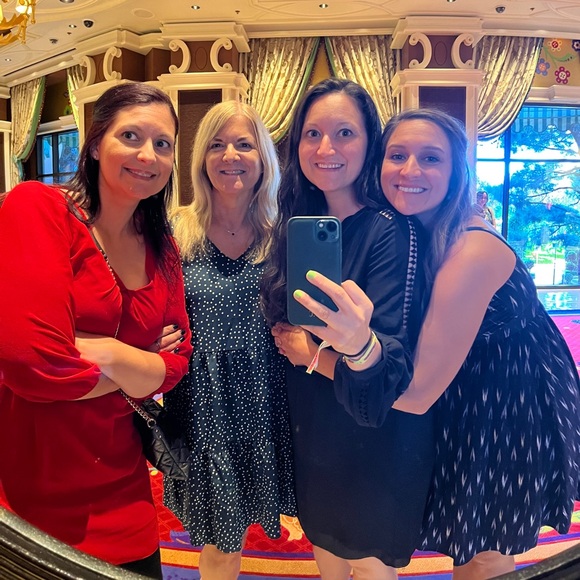 I’M LIVE 💚 - Picture 3 of 7